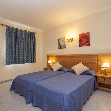 Casa Luis Apartments Santa Eularia des Riu Rum bild