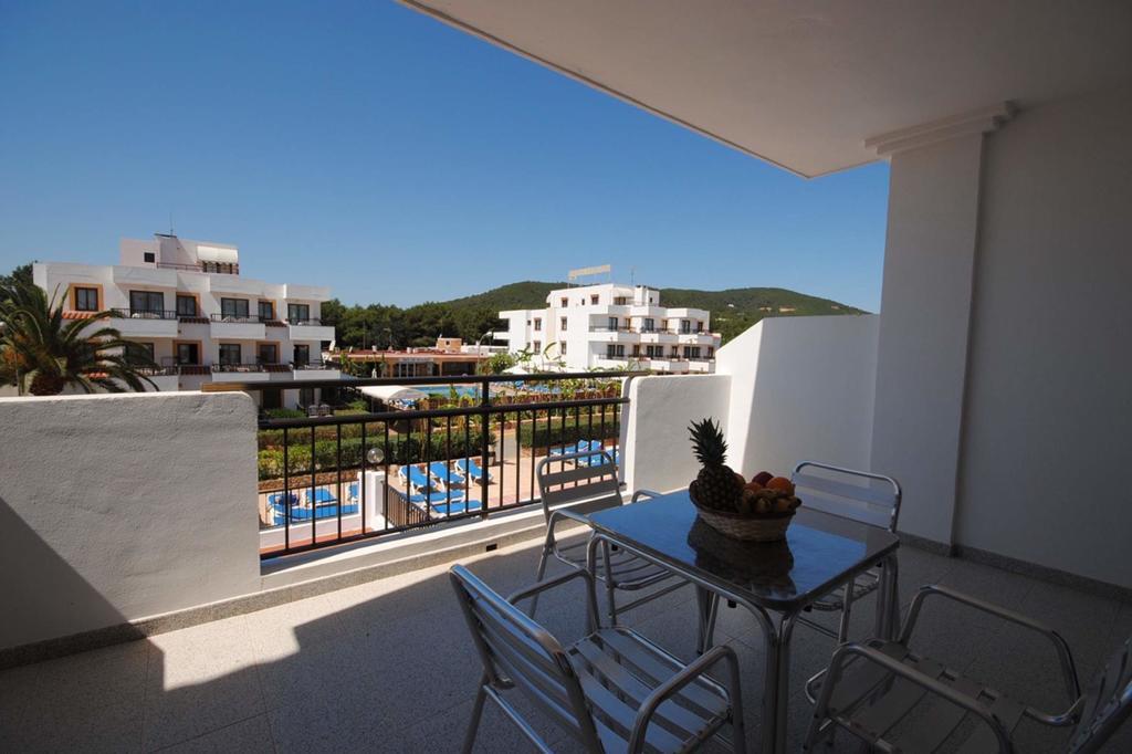Casa Luis Apartments Santa Eularia des Riu Rum bild