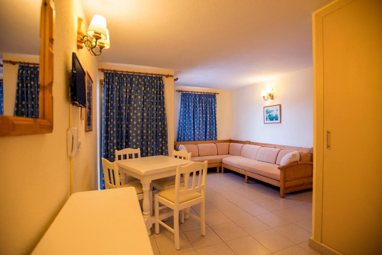 Casa Luis Apartments Santa Eularia des Riu Exteriör bild